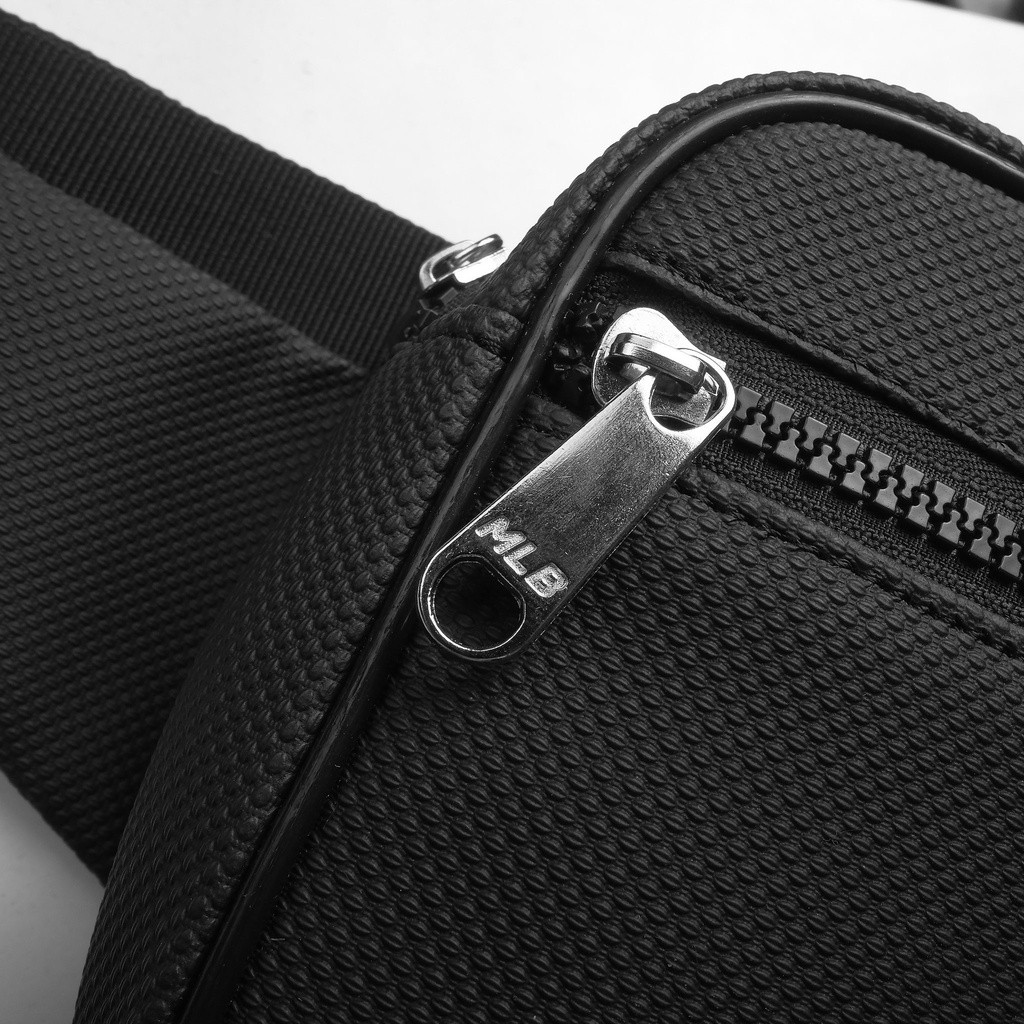 Túi bao tử nam nữ MLB chống nước cao cấp size 24cm x 15cm x 5.5cm