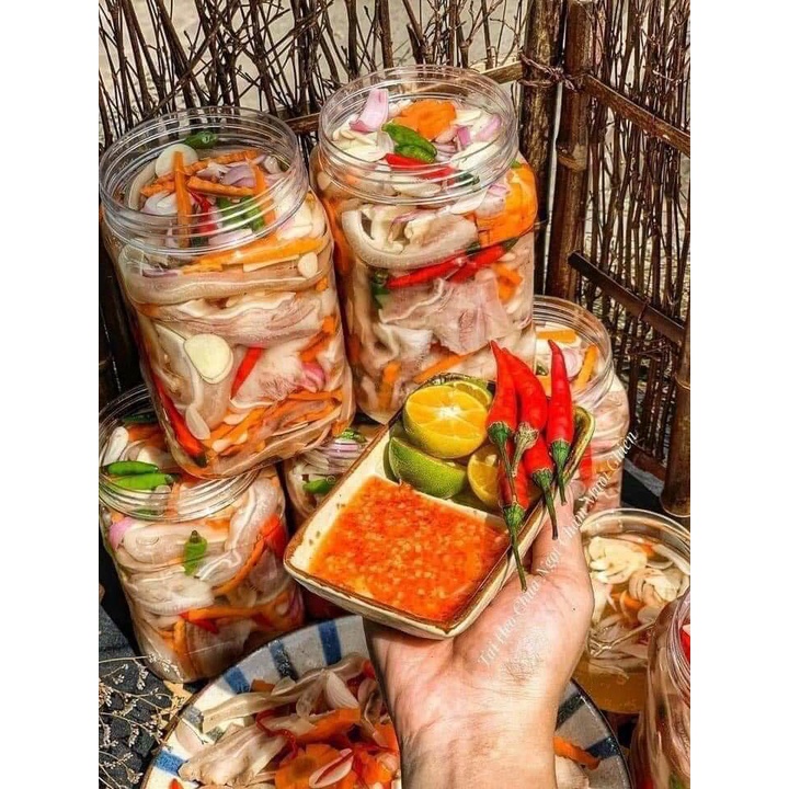 Tai heo ngâm chua ngọt hộp 1kg