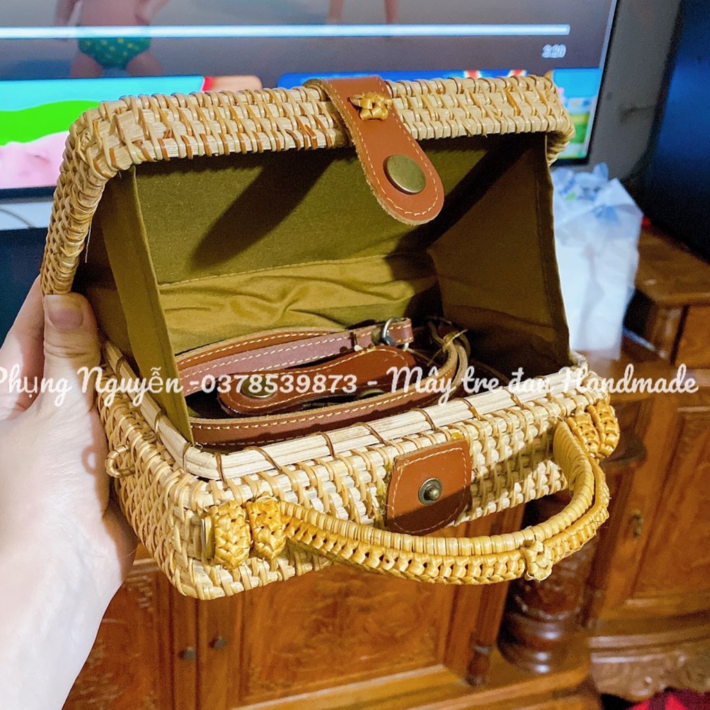 Túi xách mây tre đan, hình chữ nhật, có quai sách, kích thước 19x13h7, khóa bấm