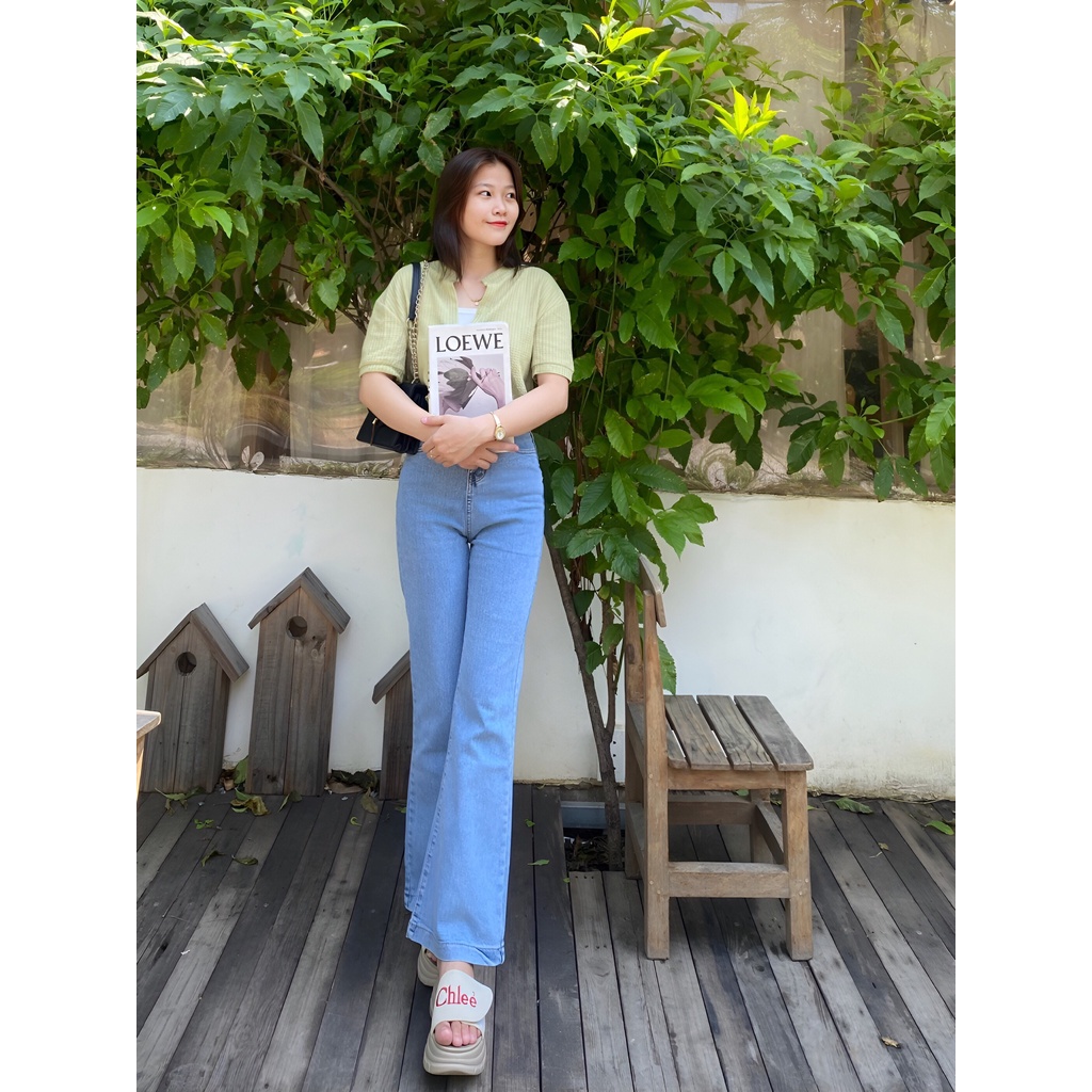 Quần jean nữ ống loe màu xanh nhẹ nhàng dễ phối đồ với thiết kế dáng dài cạp cao sang chảnh ,chất siêu co dãn
