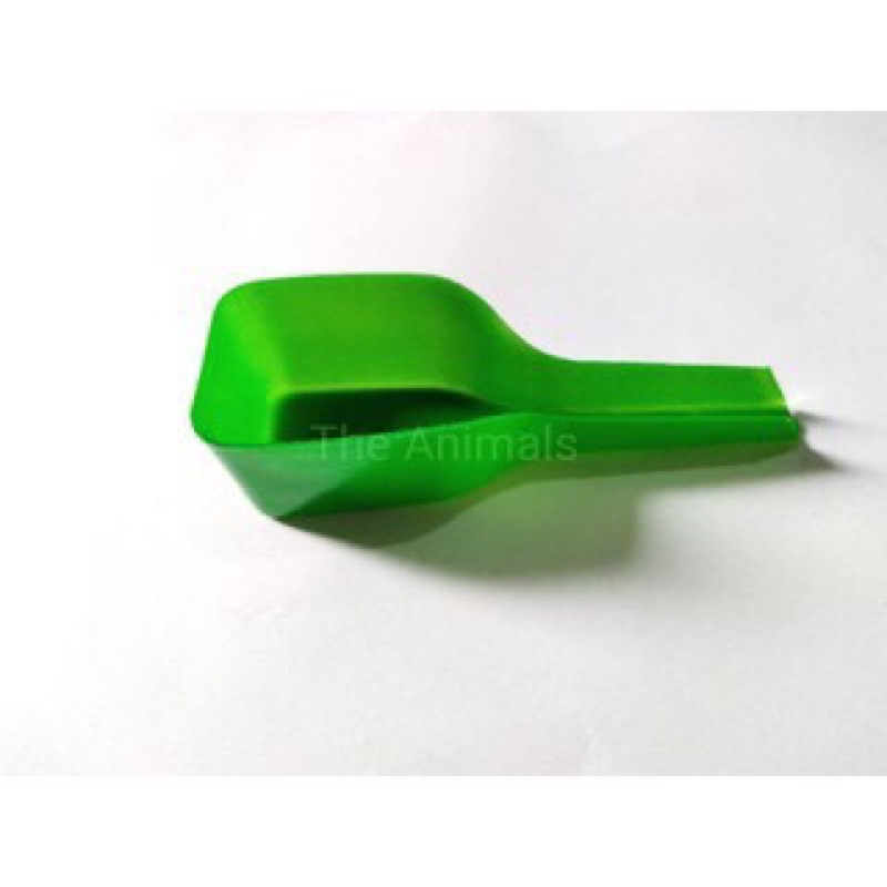 Thì xúc cám cho chim chất liệu nhựa