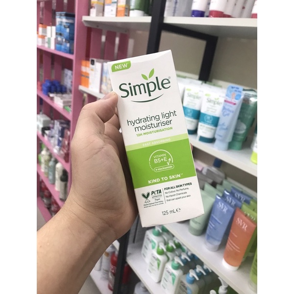 Kem dưỡng da Simple Kind To Skin Hydrating Light Moisturiser