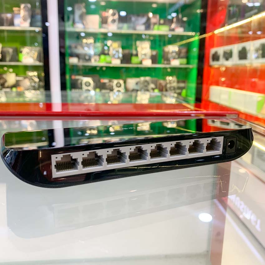 Switch TP-Link TL-SG1008D  Cắm vào và sử dụng, không đòi hỏi phải cấu hình