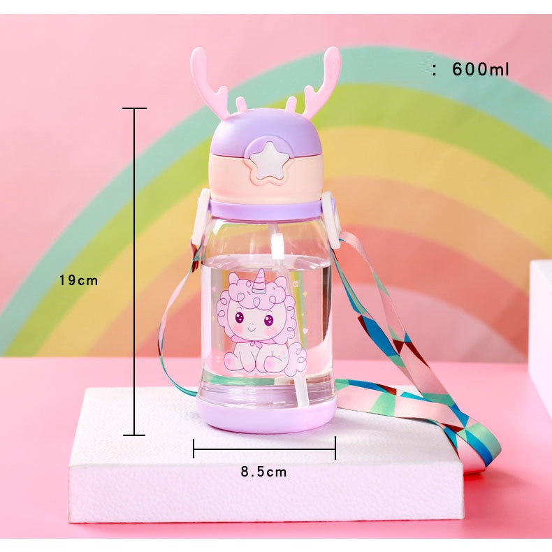 Bình nước sừng hươu nhựa PP có ống hút, dây đeo hoạt hình dễ thương dung tích 600ml