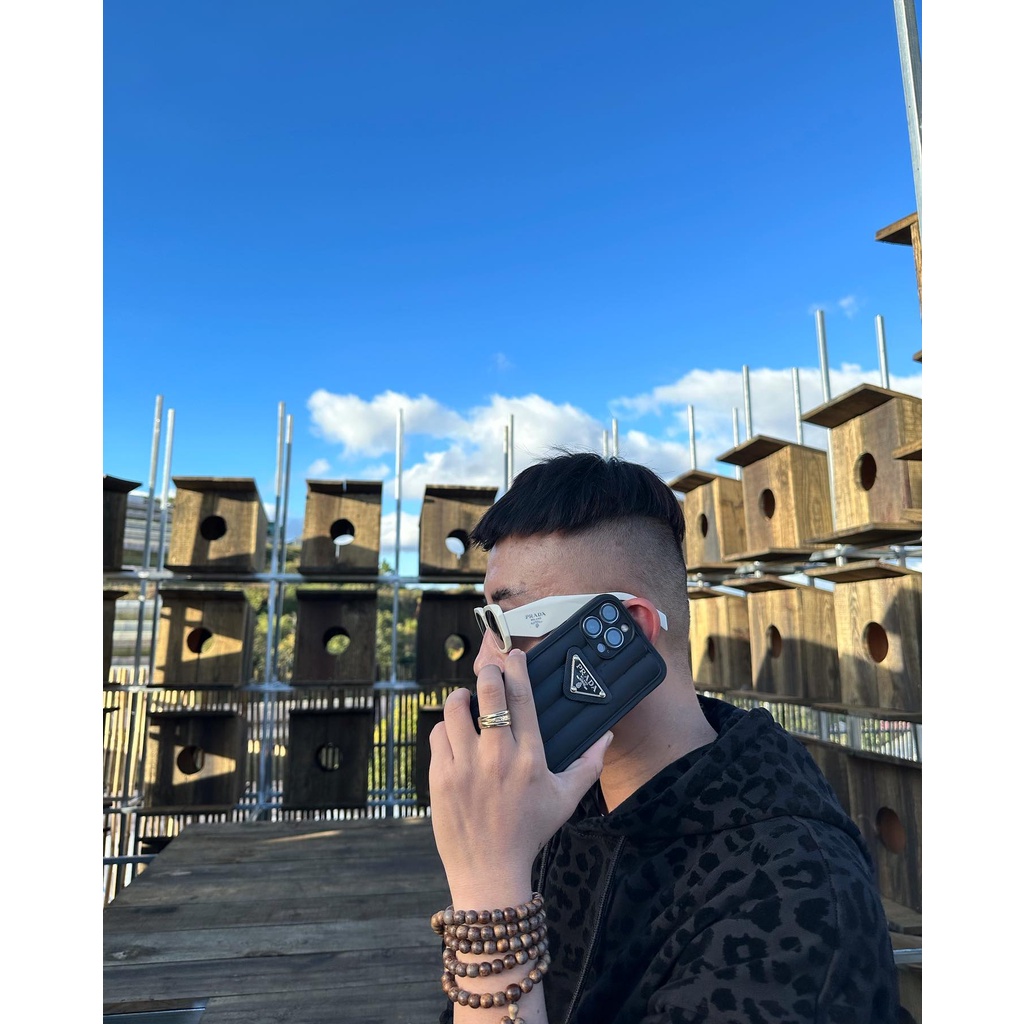 ỐP LƯNG PRADA ĐEN