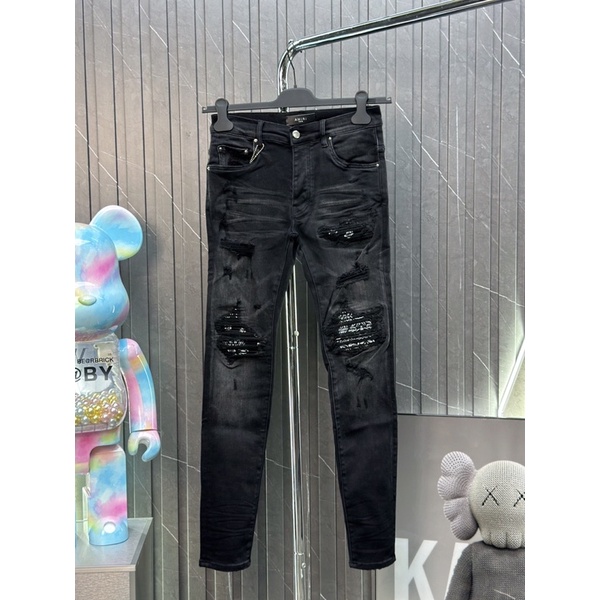 ⚡️[Hight Quality] Hàng Có Sẵn!! Jeans Amiri Đen Rách Vá Hoa Trắng-Dáng Biker-Hàng Loại 1