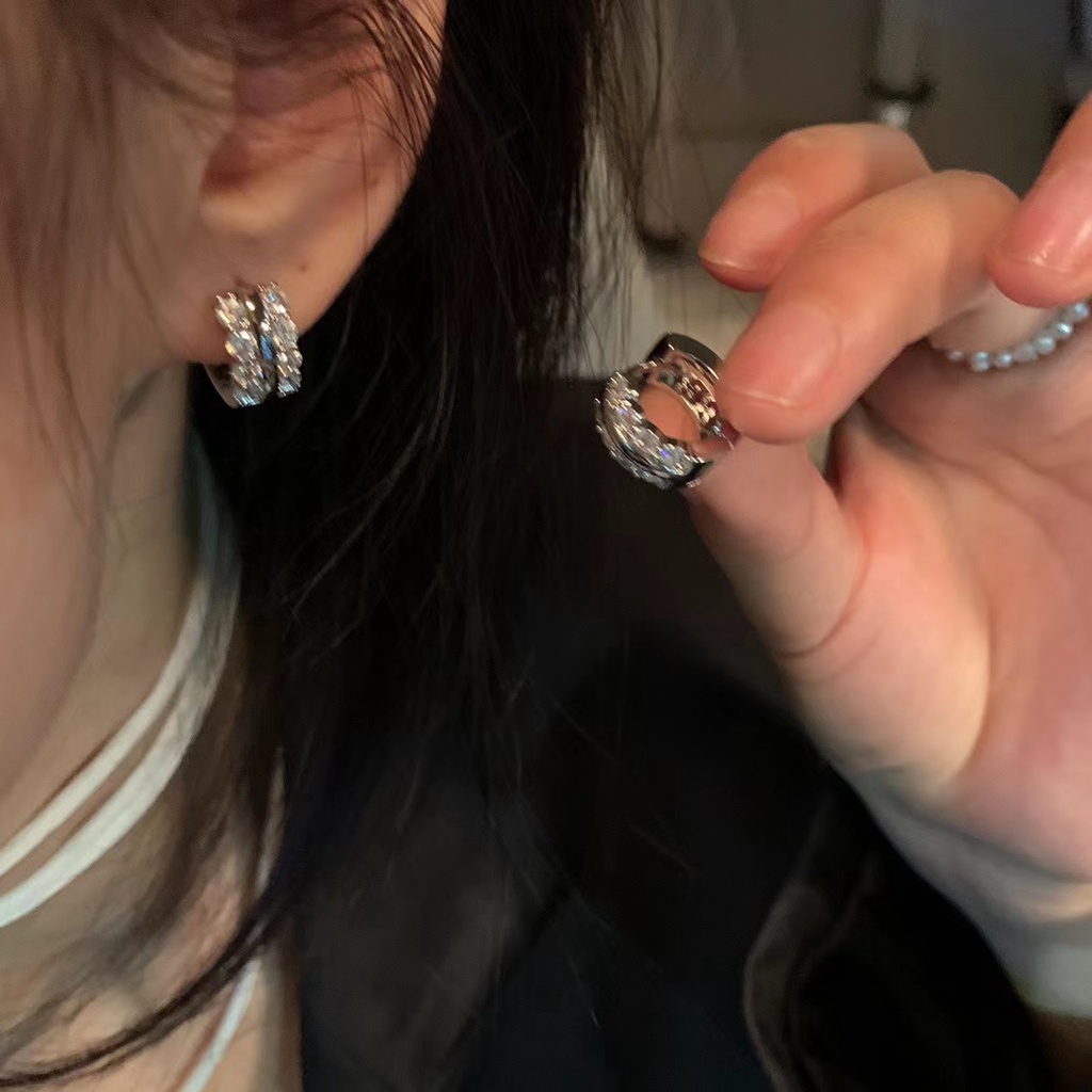 Khuyên Tai Tròn Đính Đá Zircon Phong Cách Mới Cao Cấp Dành Cho Nữ