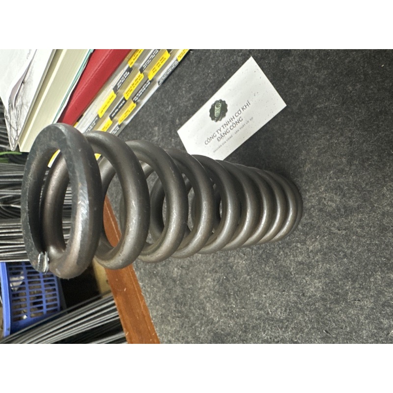 Lò xo nén sợi 8mm đk ngoài 50mm cao 150mm