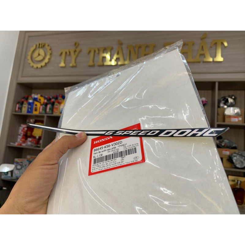 Tem sườn Winner Đen chử DOHC 6 Speed bên Phải