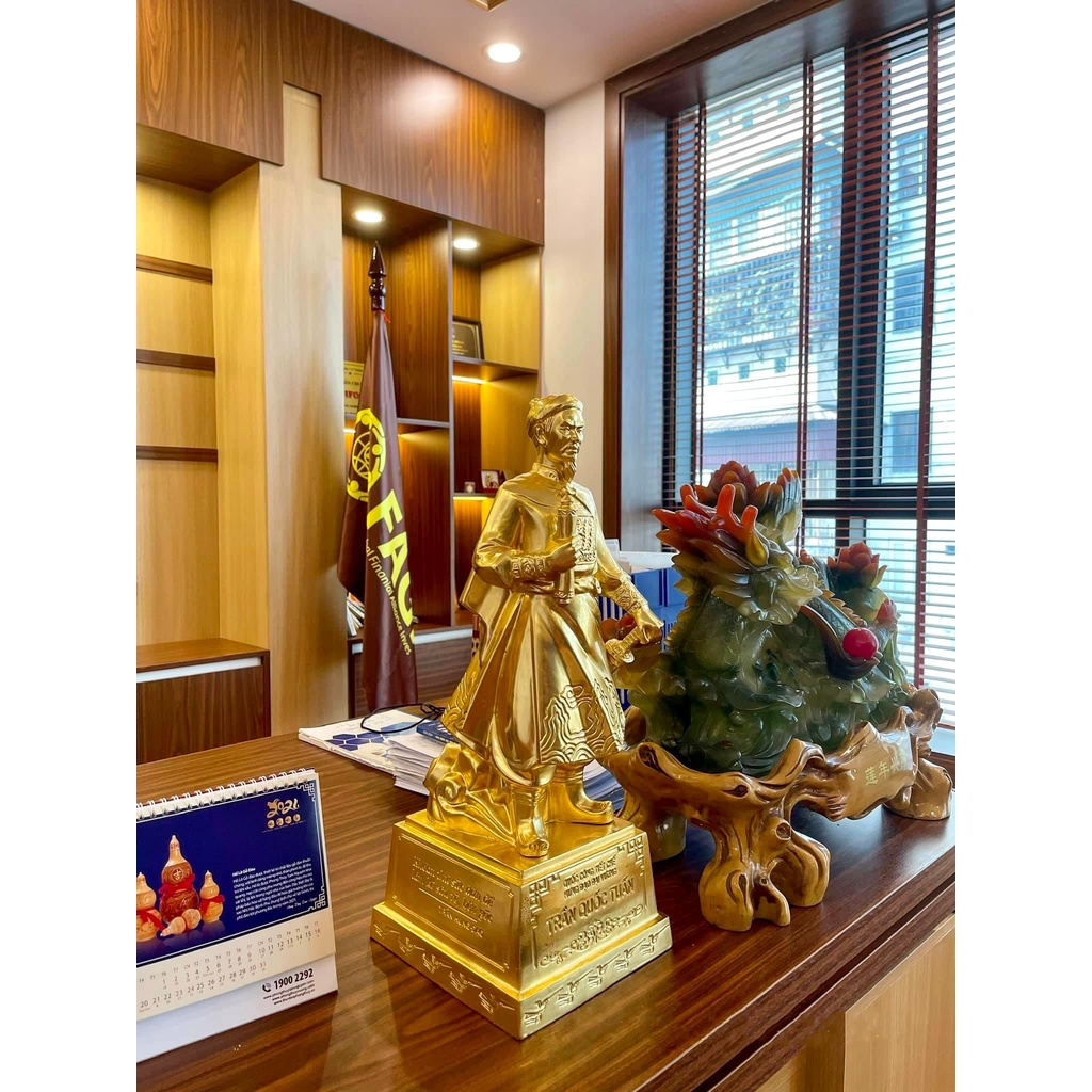 Tượng Đức Thánh Trần bằng đồng dát vàng 24k, Tượng Trần Quốc Tuấn bằng đồng dát vàng 24k, Đồ Đồng Đông Sơn