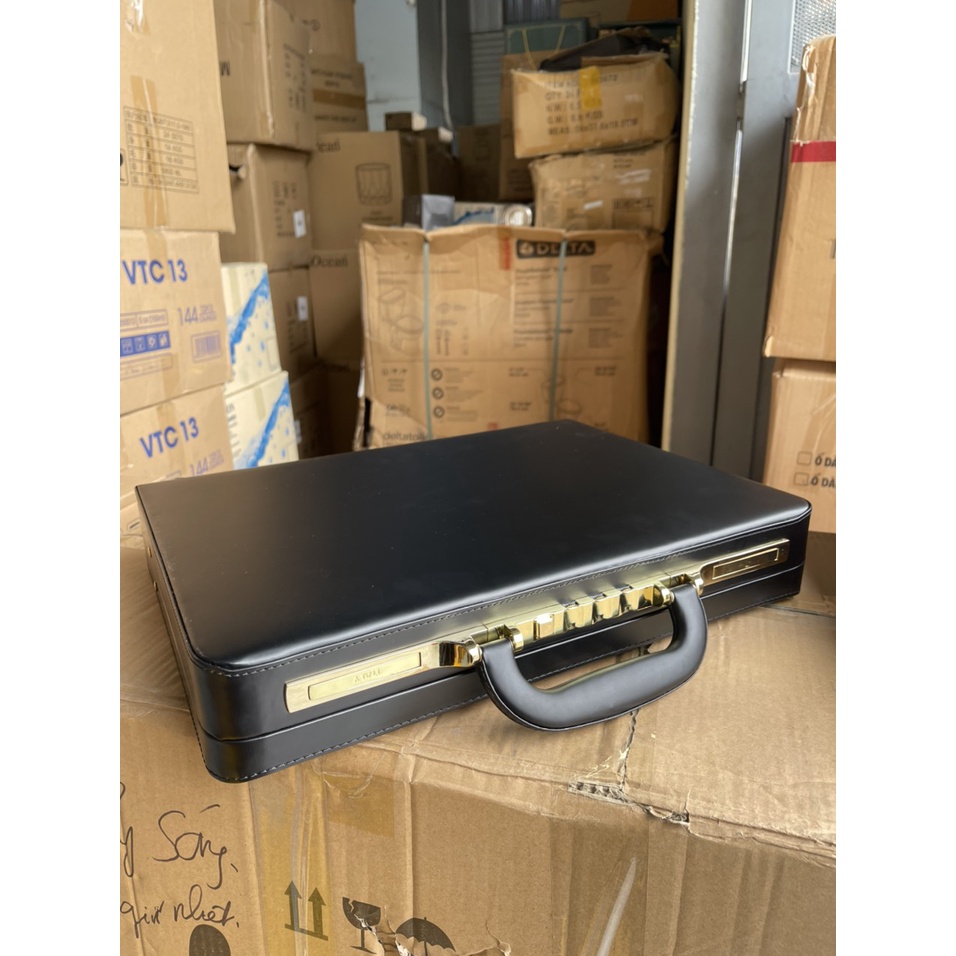 Cặp da khóa số an toàn