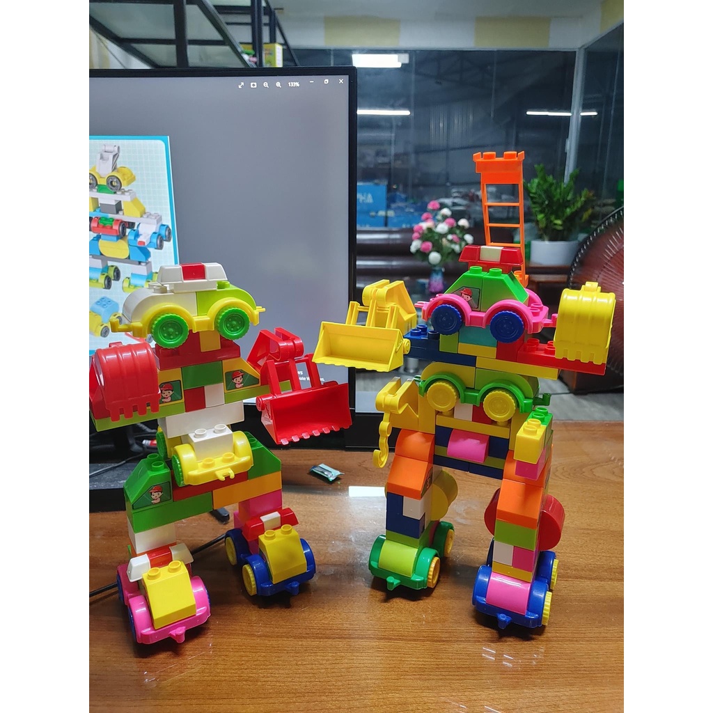 Bộ lắp ghép cân kí  xe công trình - Robot Siêu nhân Vinakidstoys size LEGO DUPLO