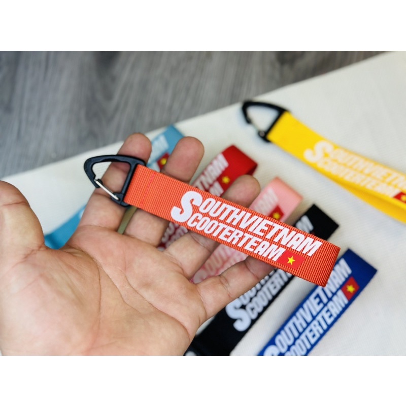 Móc khoá day SOUTH ViETNAM có nhiều màu sắc khác nhau