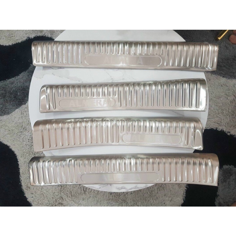 Bộ nẹp bước chân trong ngoài xe Nissan Almera 2023-2020 Mẫu Inox, Titan Cao Cấp