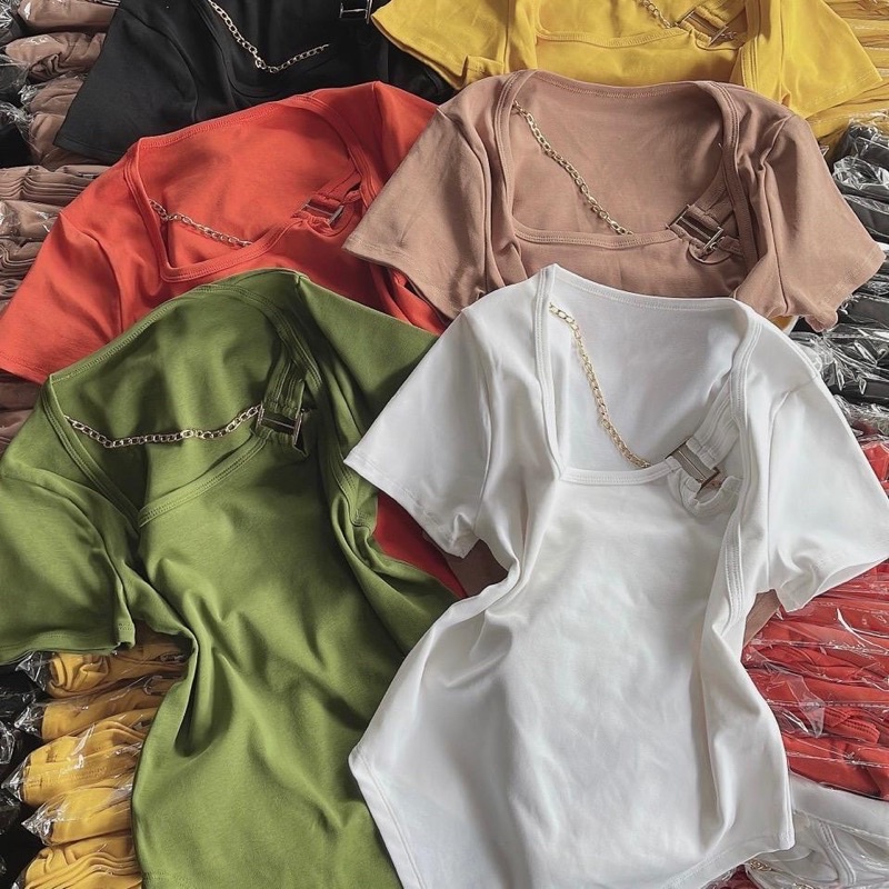 Áo thun tay ngắn tà nhọn phối xích