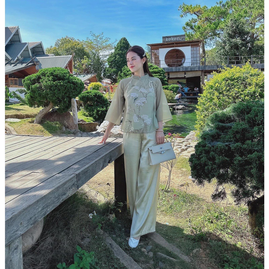Bộ lam đi chùa nữ chất liệu tơ in hoa phối quần suông lụa đủ size S M L
