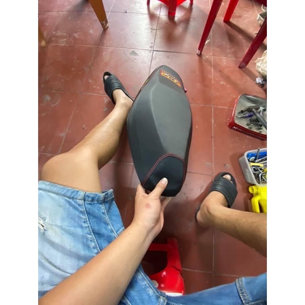 Da yên vỏ yên thêu vân Cacbon cho wave, exciter, winner, sirius, dream...