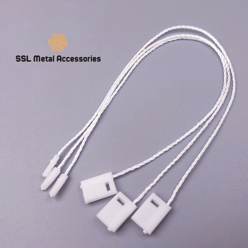 Set 100 dây treo thẻ bài, treo nhãn mác, dây gắn tag quần áo nhựa thời trang mới màu đen trắng cho quần áo TY03