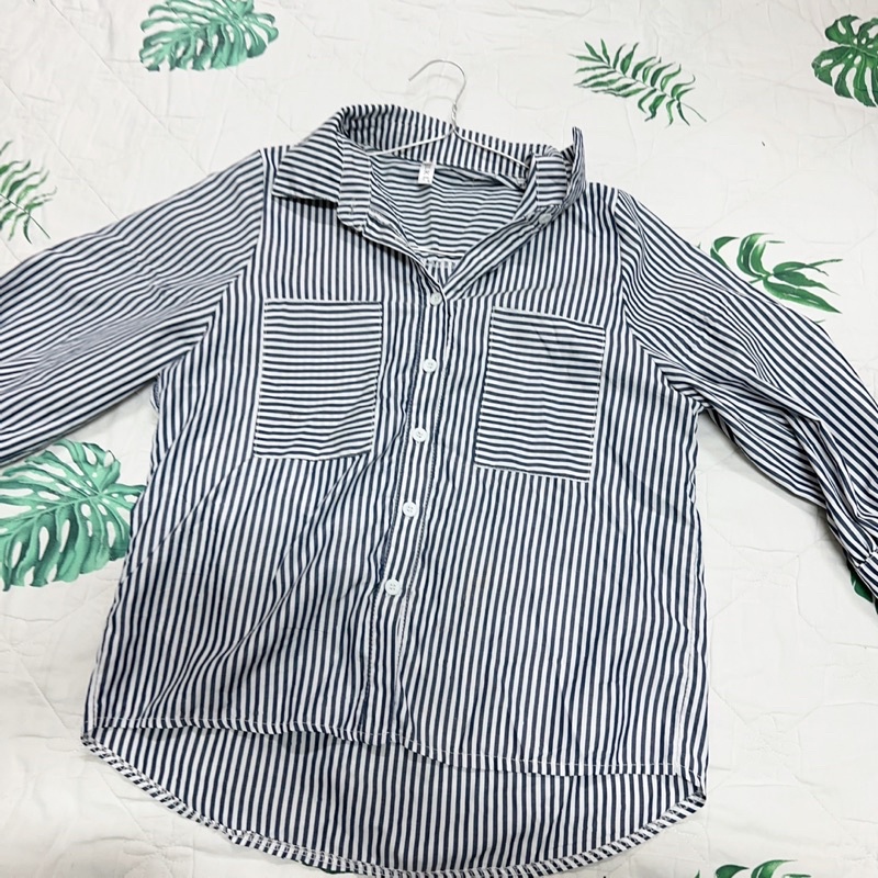 Áo sơmi sọc nữ kiểu dáng thời trang vạt cao, vạt thấp