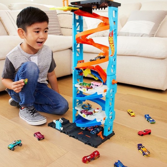 Tháp Đua Biến Hình City Hot Wheels