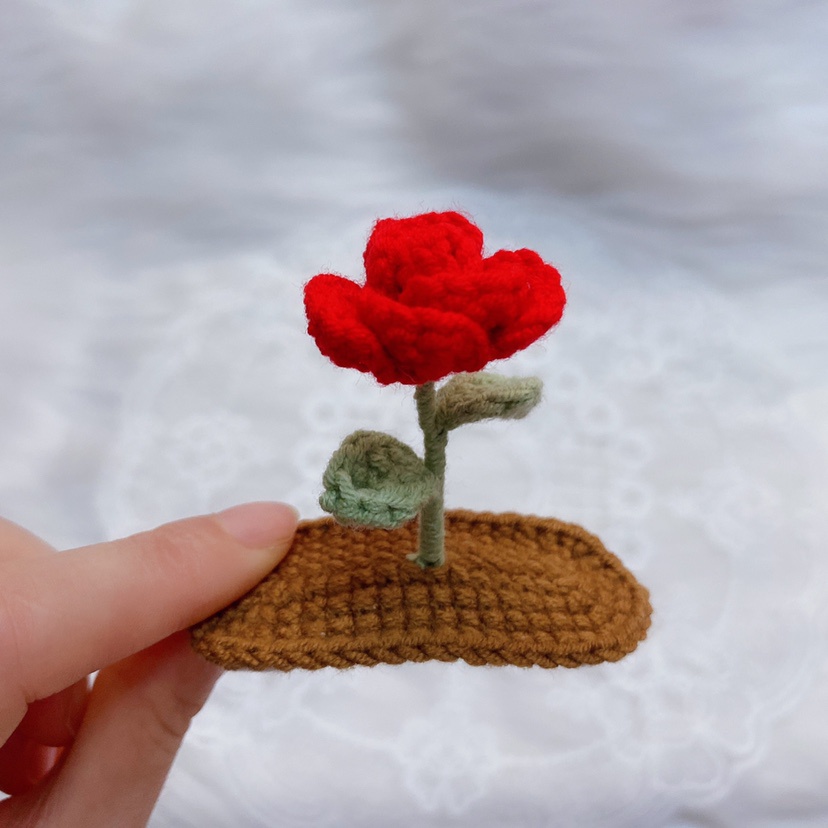 Kẹp tóc hoa hồng bằng len handmade