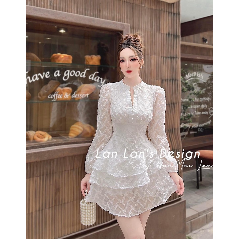 Đầm cao cấp. Có 1 màu. KÈm hình chụp thật 100%. Size dưới 54kg vừa.Đơn giản mà đẹp. Mua nhanh kẻo hết