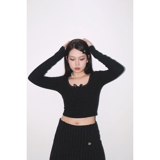 Áo thun croptop tay dài nơ viền ren