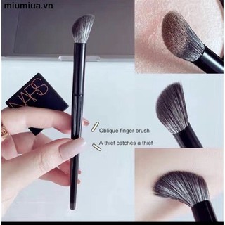 Cọ trang điểm tạo khối đánh bóng mũi .tạo khối góc cạnh phấn mắt