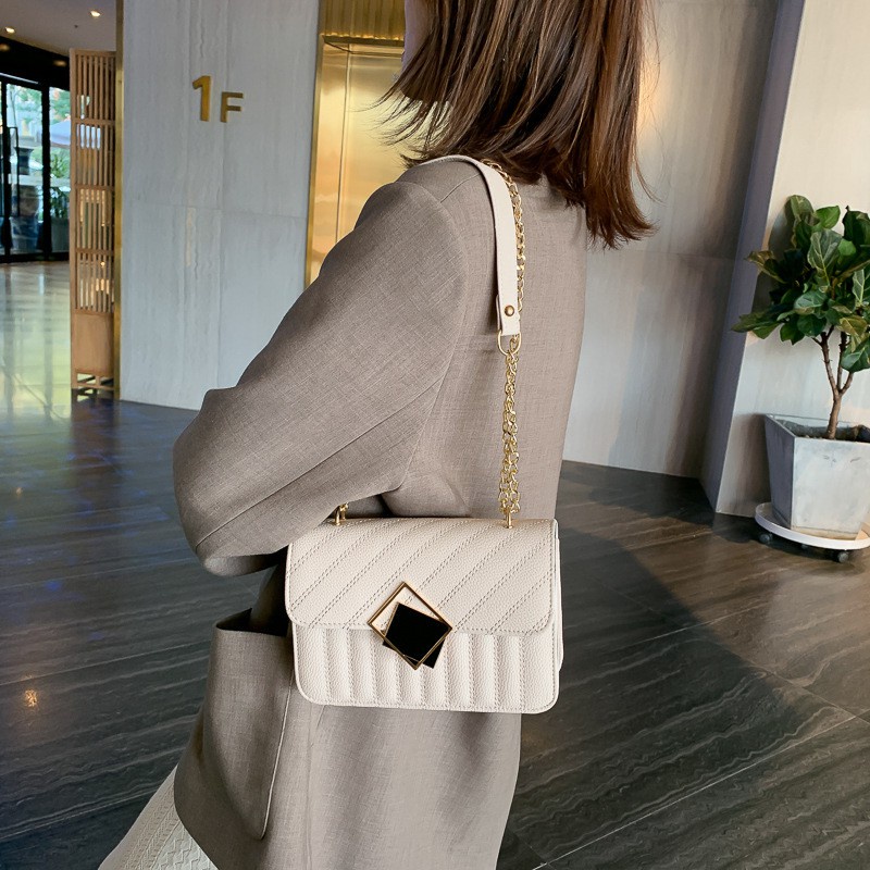 Túi Xách Nữ Đẹp Giá Rẻ Túi Nữ Đeo Chéo Dáng Xinh Thời Trang Cá Tính Dây Xích Nơ Ngọc Da Bánh Bèo Cao Cấp - TN04 | BigBuy360 - bigbuy360.vn