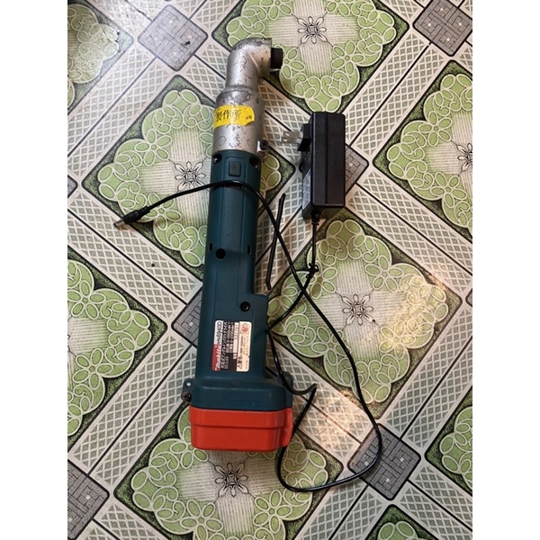 Máy công cụ :vít góc 9.6v makia 6940D và cưa kiếm makita 18v JR180D