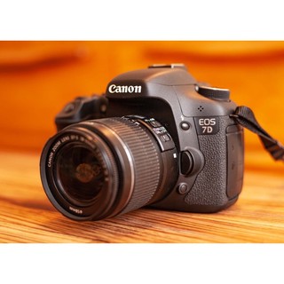 Máy ảnh Canon 7D + ống kính 17-85mm IS - 18.0 Megapixels - Mới 90%