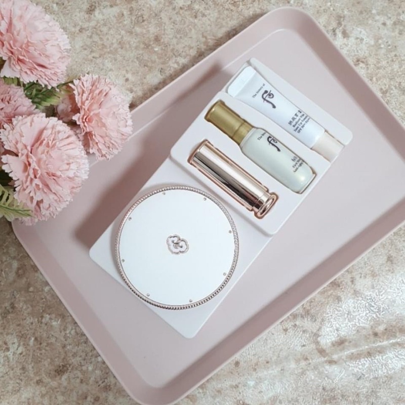 Phấn nước dưỡng trắng nâng tone da Whoo Radiant white Tone Up Sun Cushion