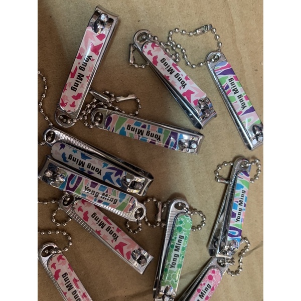 Bấm móng trẻ em có xích