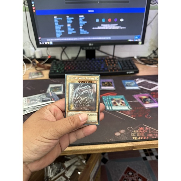 Blue-Eyes White Dragon - GFP2-EN175 - Ghost Rare 1st Edition