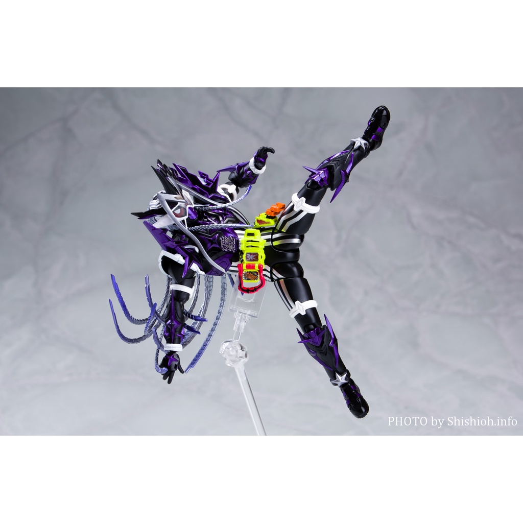 Mô hình S.H.Figuarts Kamen Rider Genm Musou Gamer - SHF Kamen Rider Ex-aid chính hãng