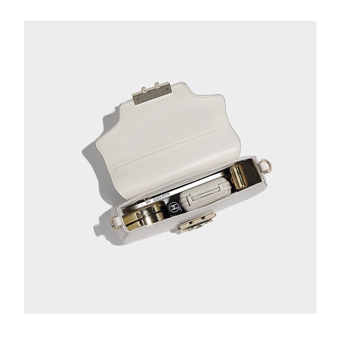 Túi đeo chéo chữ BB sang trọng