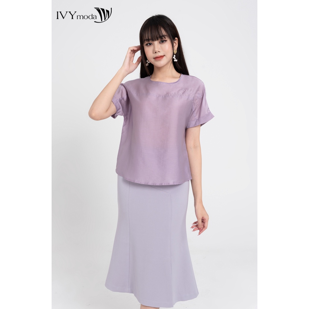 Áo lụa thêu chữ dáng suông nữ IVY moda MS 16M7771