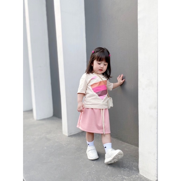 Set áo hình trái tim kèm quần váy Hồng cho bé