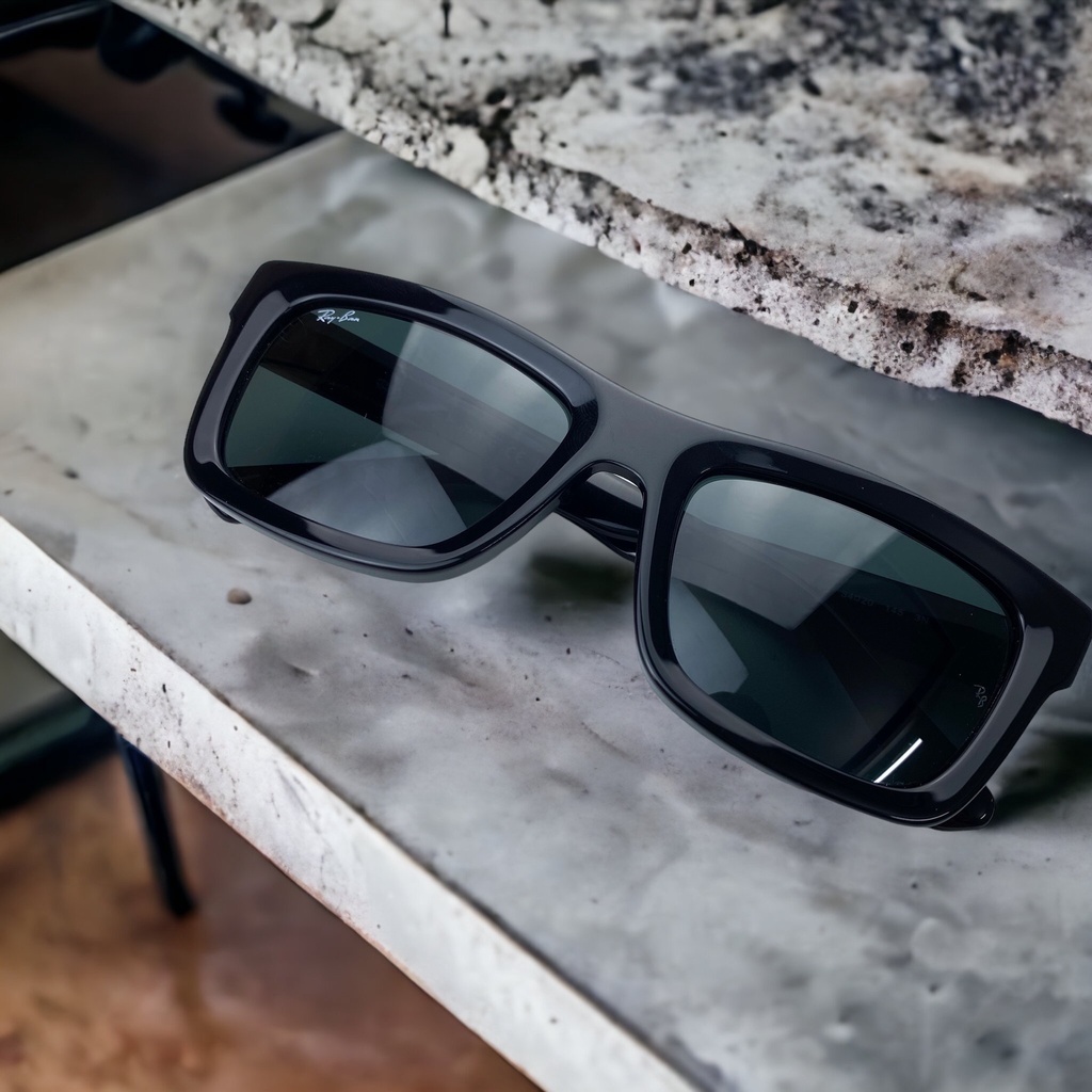 Kính Rayban của Ý, 2nd, phom chữ nhật, tròng thủy tinh đen, dành cho cả nam và nữ