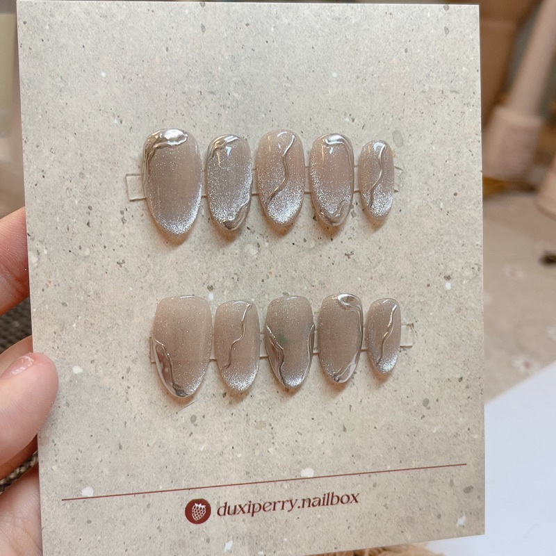 Nail box thiết kế mắt mèo tráng gương
