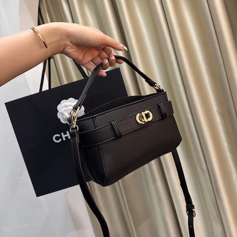 TÚI ĐEO VAI KEL.lY CÀI KHOÁ KIM LOẠI