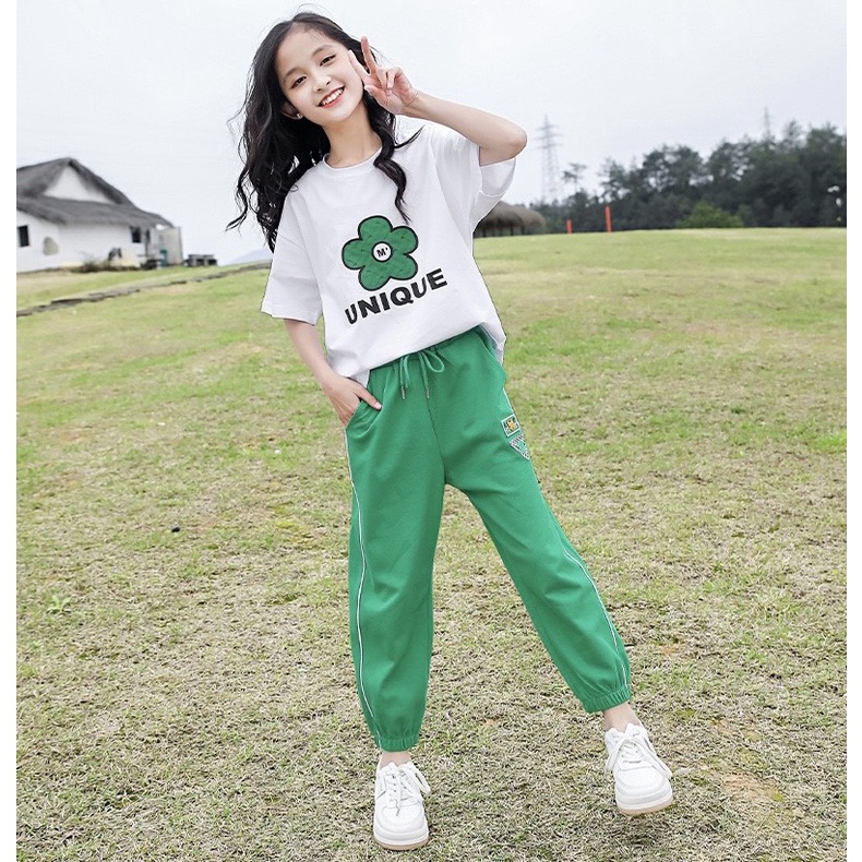 Bộ quần áo cotton hè "V UNI" 14-45kg cho bé gái 4-14 tuổi. Thiết kế đẹp, năng động. Thoáng mát. STA002