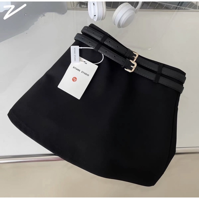 Chân váy đen kèm 2 thắt lưng
