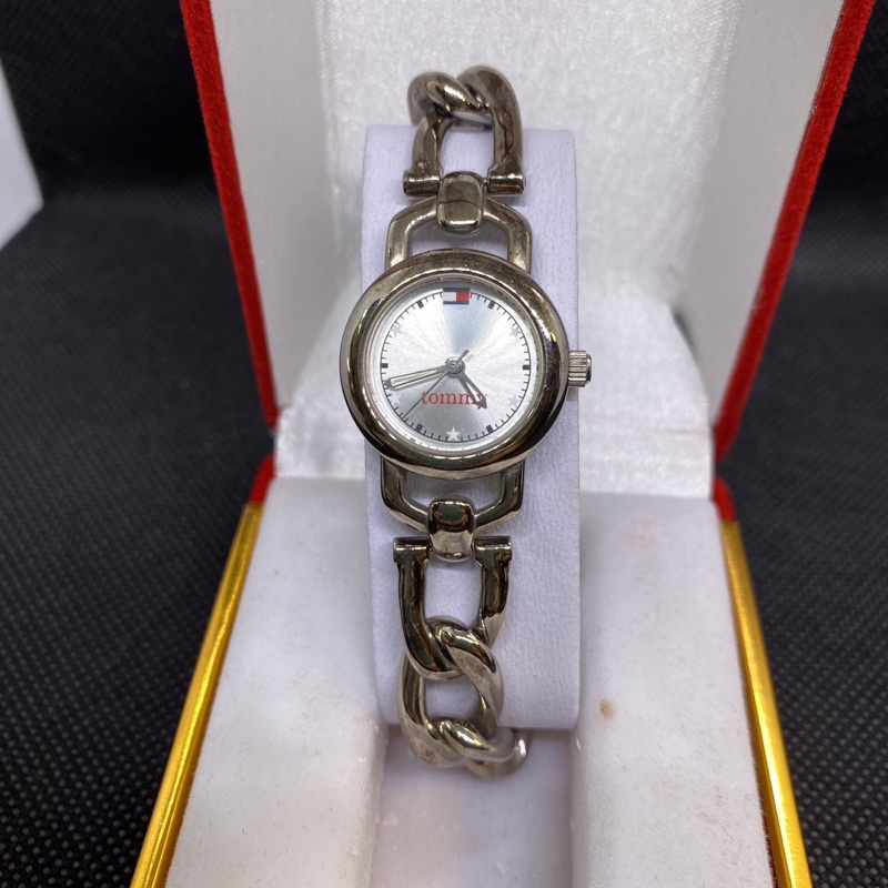 Đồng hồ si hiệu Tomm.y