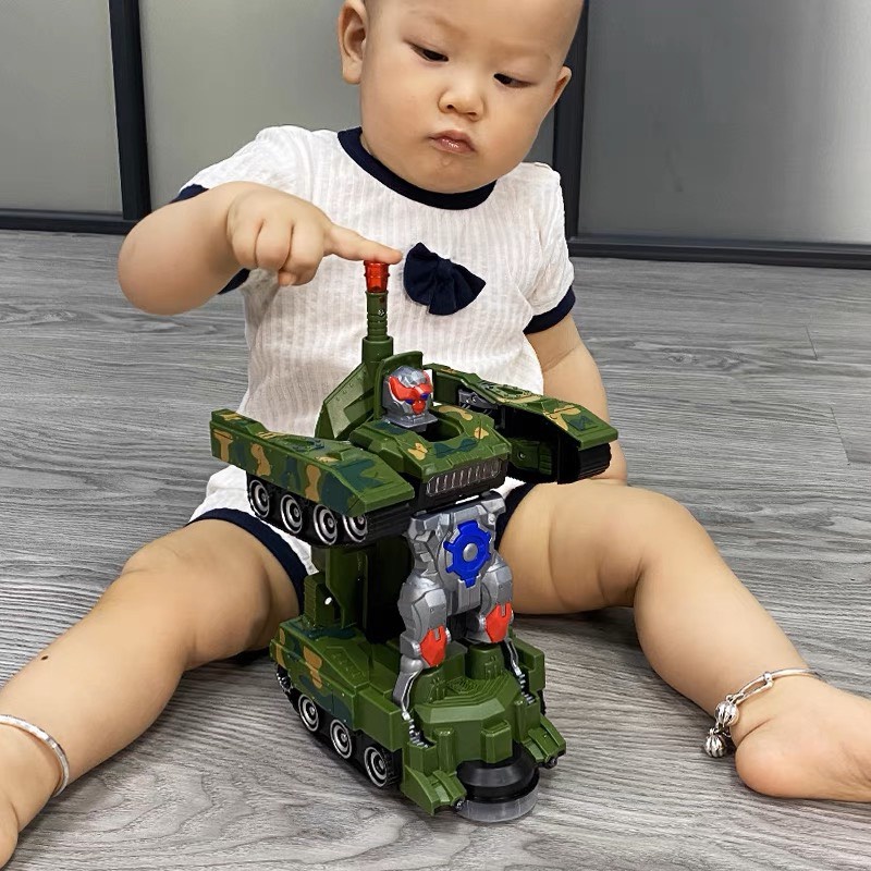 Đồ chơi trẻ em xe tăng biến hình Robot tự động có đèn led và nhạc nền cho bé