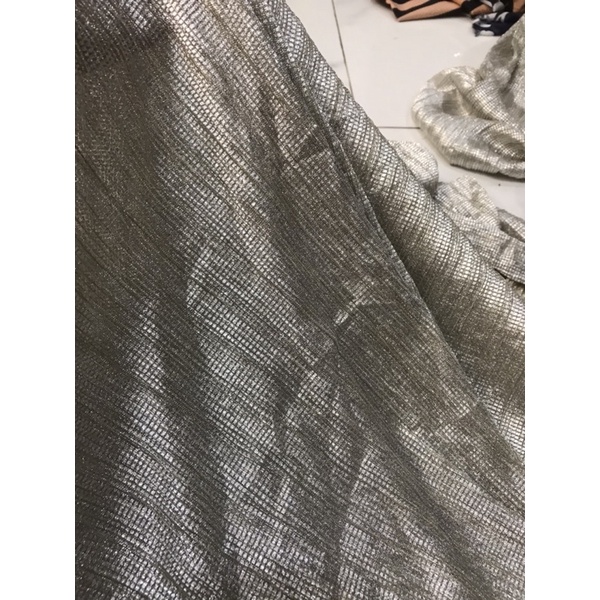 Vải voan nhũ kim tuyến bạc dập ly kiểu mềm nhẹ (khổ 1m4)may đầm kiểu ,áo kiểu thiết kế thời trang