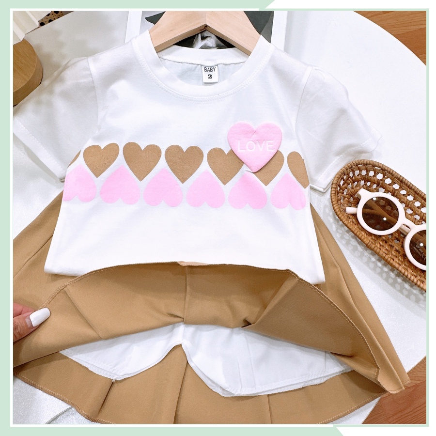 Bộ đồ bé gái, Áo thun in họa tiết trái tim kèm chân váy xép li siêu điệu cho bé đi học đi chơi BBG42