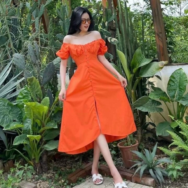 Đầm trễ vai nhúng ngực nút bọc màu cam neon
