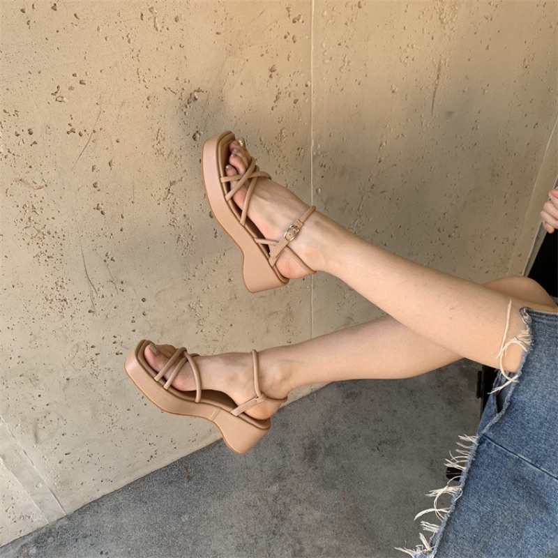 Giày sandal dây đế xuồng 2023