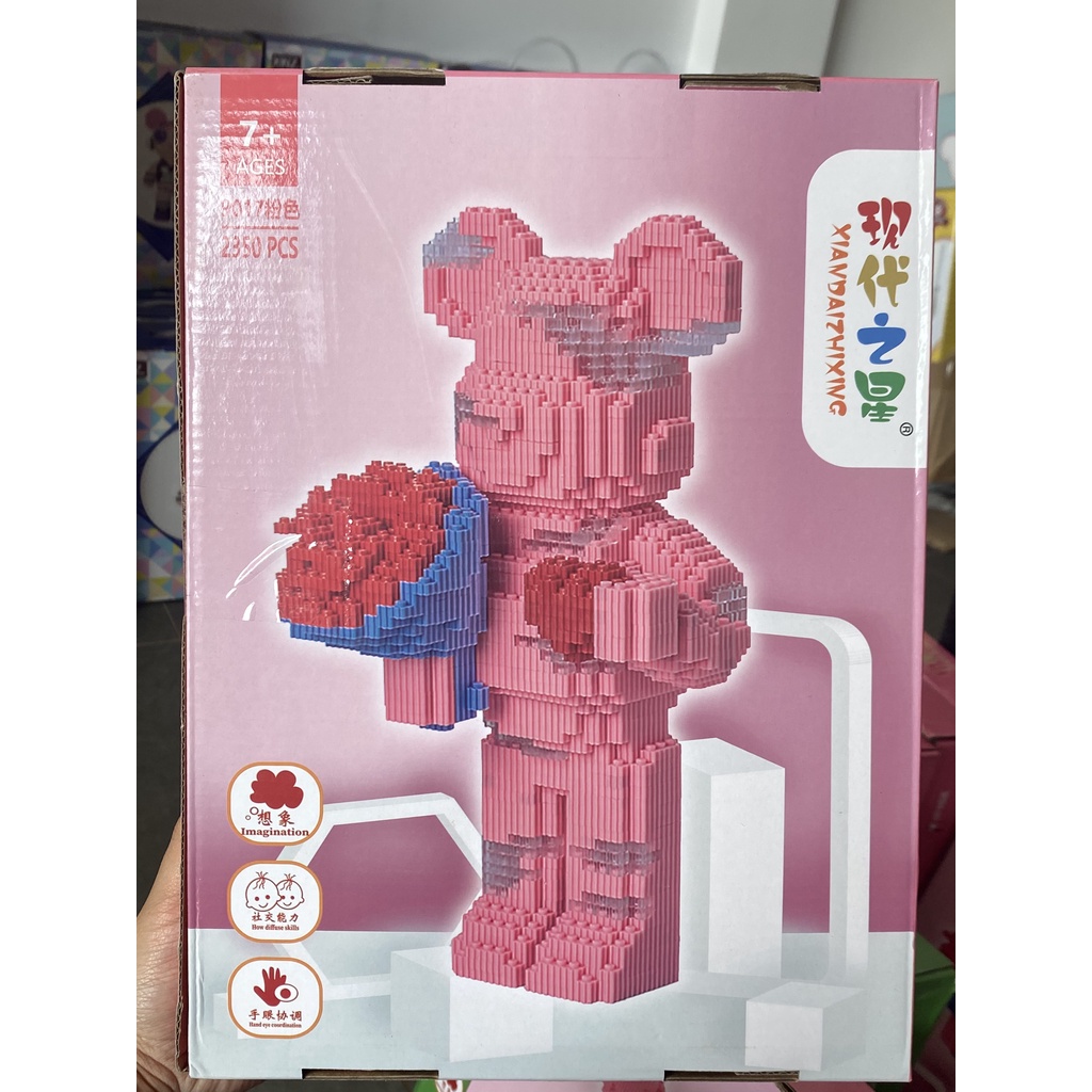 Lego Bearbrick ôm hoa có đèn 35cm, gấu ôm hoa có đèn chọn mẫu